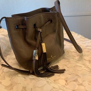 Kate spade ♠️ gray bucket bag!